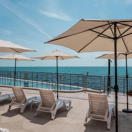 Apartmanhotel Cabacum Pleasure Beachfront - 50m To And Pool