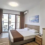 Aparthotel Cabacum Pleasure Beachfront - 50m To And Pool Warna