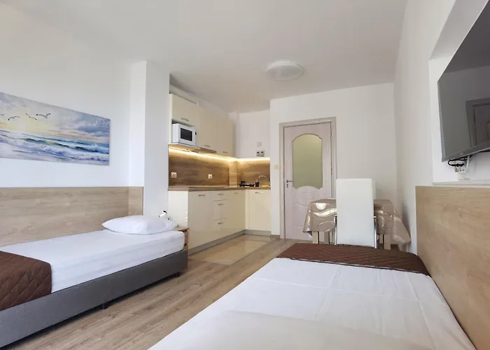 Cabacum Pleasure Beachfront 아파트호텔 3*